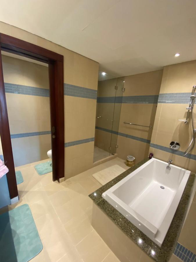 Luxury 2 Bedroom Apt In The Pearl With Marina View Doha Kültér fotó