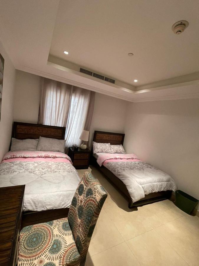 Luxury 2 Bedroom Apt In The Pearl With Marina View Doha Kültér fotó